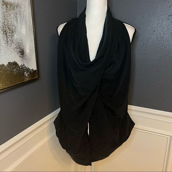 Lululemon Tranquility Sleeveless Wrap - Picture 6 of 13